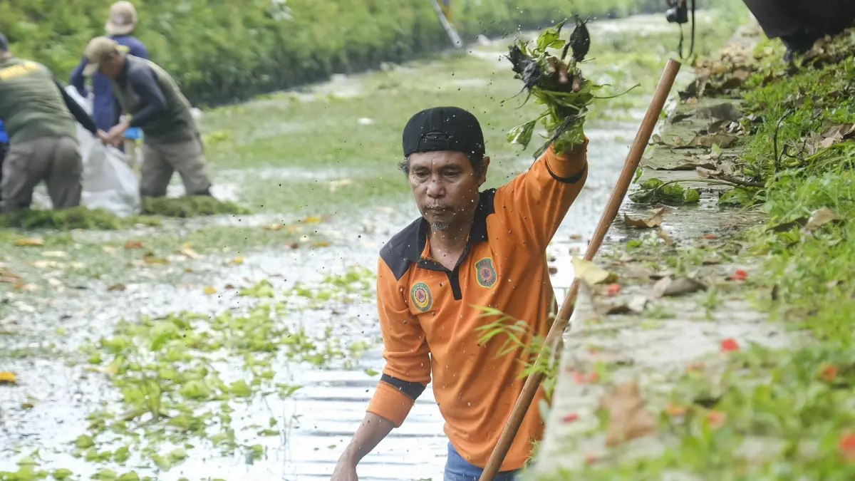Seluruh unsur dilibatkan dalam kegiatan bersih sungai, Selasa (21/4).