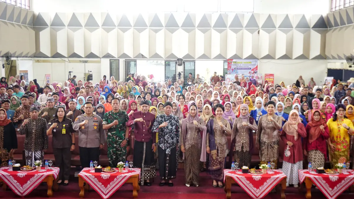 Wakil bupati Magelang saat memimpin upacara peringatan Hari Kartini Tahun 2026 tingkat Kabupaten Magelang, Selasa (21/4).

&nbsp;

