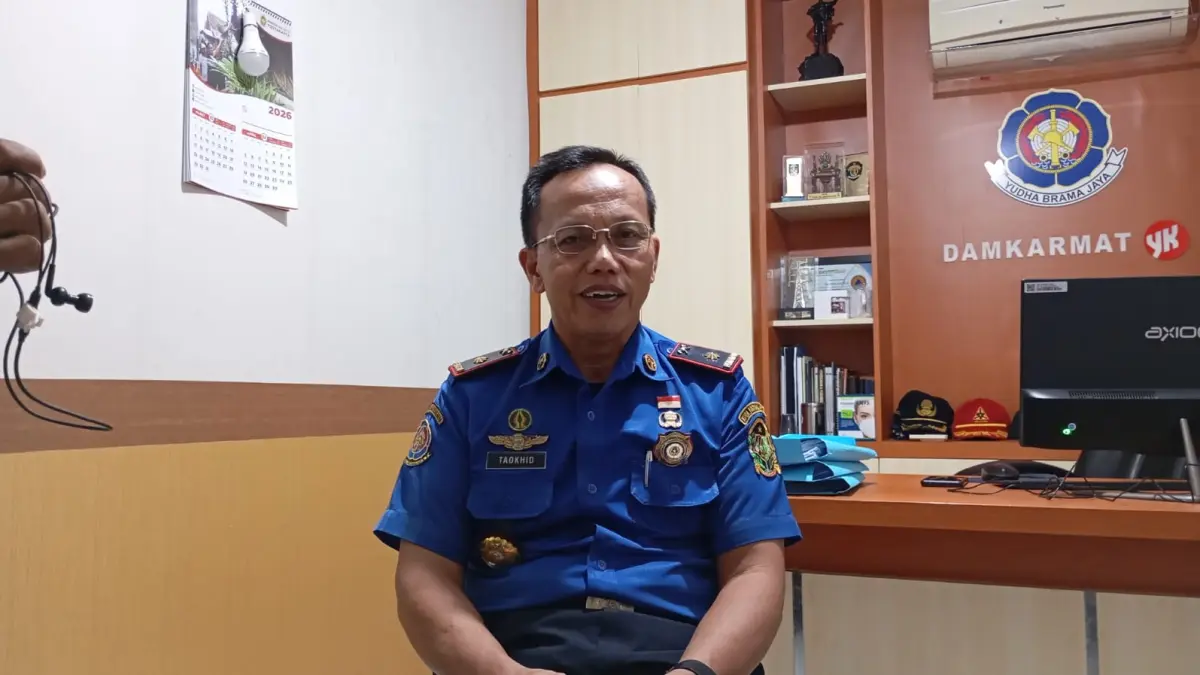 Kepala Dinas Pemadam Kebakaran dan Penyelamatan (Damkarmat) Kota Jogja Taokhid saat ditemui di kantornya, Rabu (22/4/2026). (IWAN NURWANTO/Radar Jogja)