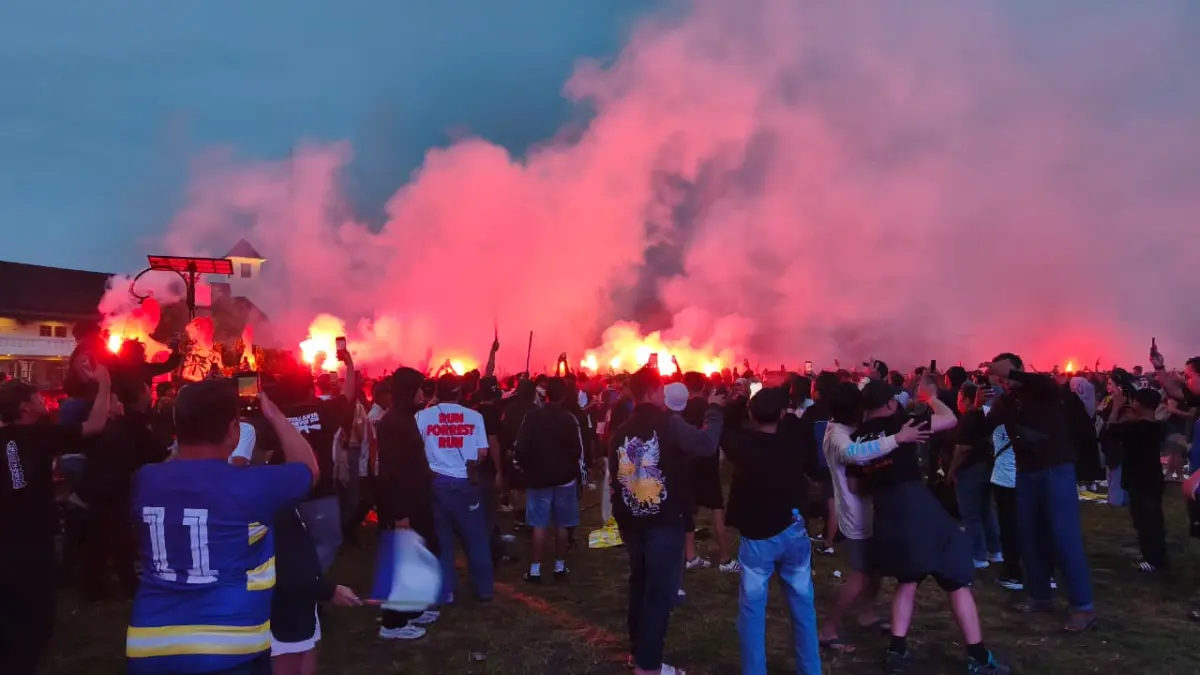 Keseruan Nobar PSIM vs Persija di Embung Giwangan Jogja