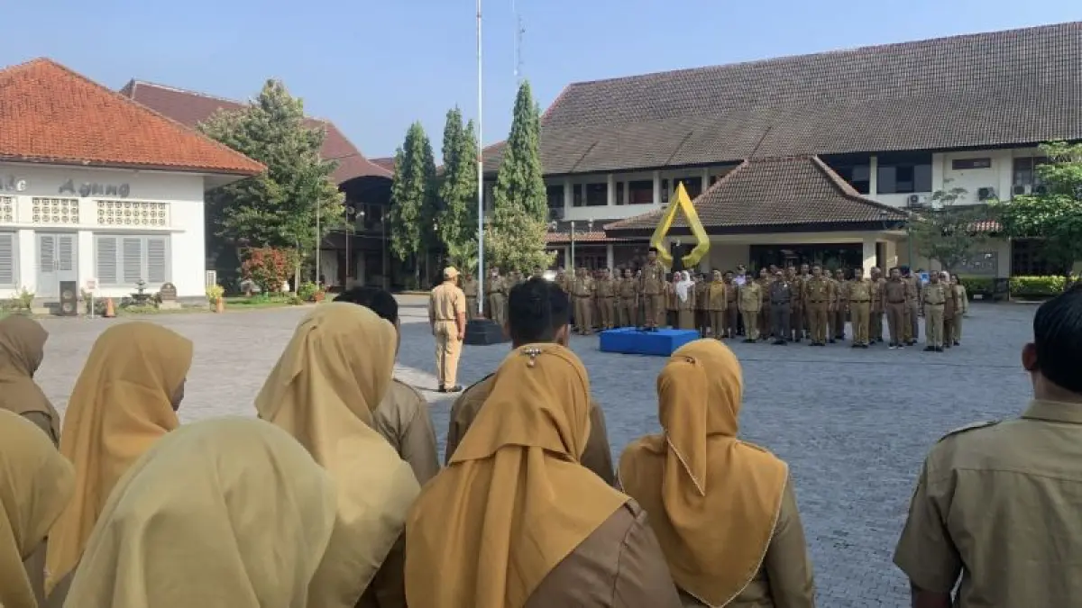 APEL: ASN Pemkab Kulon Progo menerima pengarahan dari Wabup. (ANOM BAGASKORO/RADAR JOGJA)
