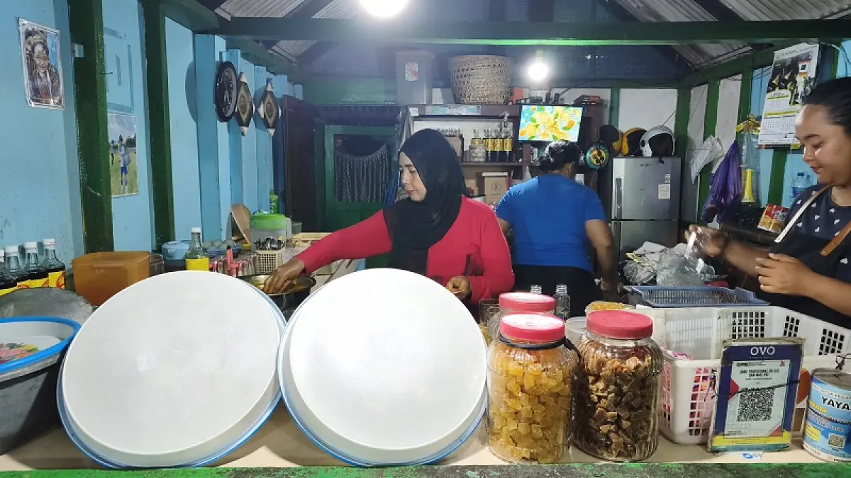 GENERASI KEDUA: Kios jamu tradisional Pak Pri yang berada di area Kasihan, Bantul. Fahmi Fahriza/Radar Jogja