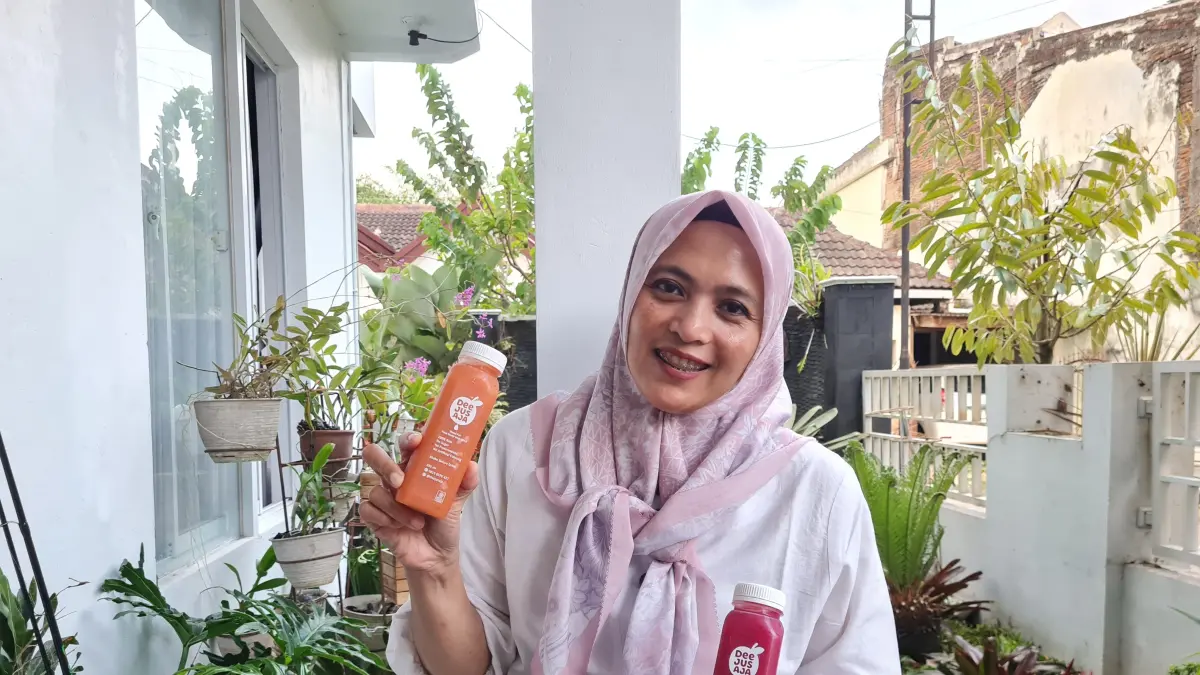 Kisah Desi Ria Listiowati: Dari Keinginan Hidup Sehat Jadi Bisnis ‘Dee Jus Aja’ yang Beromzet Ribuan Botol