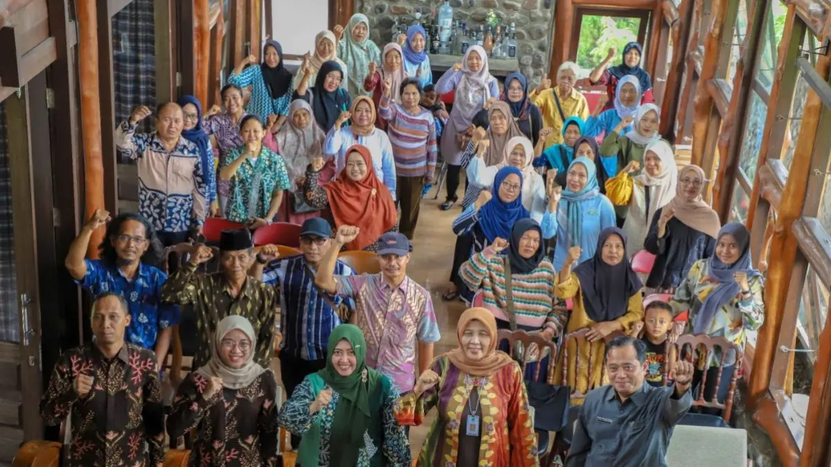 Anggota DPRD Kabupaten Sleman, Syukron Arif Muttaqin dalam sosialisasi perkoperasian yang dilaksanakan Dinas Koperasi, Usaha Kecil dan Menengah Kabupaten Sleman 
di Kalurahan Sidomoyo, Kapanewon Godean, yang digelar pada Rabu (22/4/2026) dan Kamis (23/4/2026).