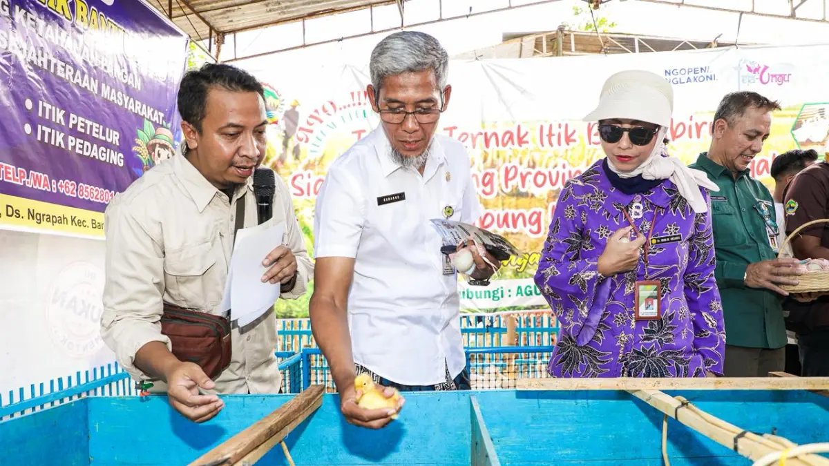 Sekretaris Daerah Jawa Tengah, Sumarno, saat mewakili Gubernur Ahmad Luthfi pada Apel Siaga Penyuluh Pertanian dan Petani Milenial Jawa Tengah &nbsp;di Agro Center Soropadan, Pringsurat, Kabupaten Temanggung, Jumat, 24 April 2026.