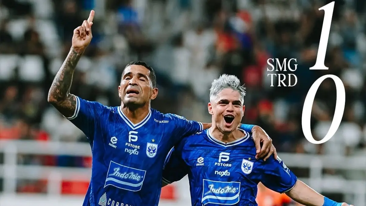 Selebrasi Alberto Beto Goncalves bersama Raffinha setelah mencetak gol kemenangan atas Kendal Tornado FC dalam laga lanjutan Pegadaian Championship. (instagram)