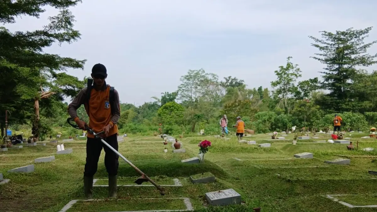 Dokumentasi DPUPKP Kabupaten Sleman
- Proses pemakaman dan pemeliharaan di TPU milik Kabupaten Sleman