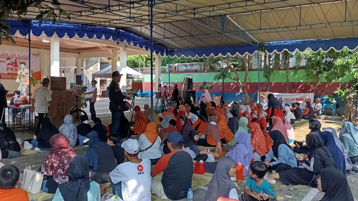 FOTO// IWAN NURWANTO&nbsp;- MILAD : Suasana para kader DPD PKS Kota Jogja saat mengikuti Halal bi Halal Milad ke-24 PKS di Taman Legawong, Pandeyan, Umbulharjo, Minggu (26/4/2026).