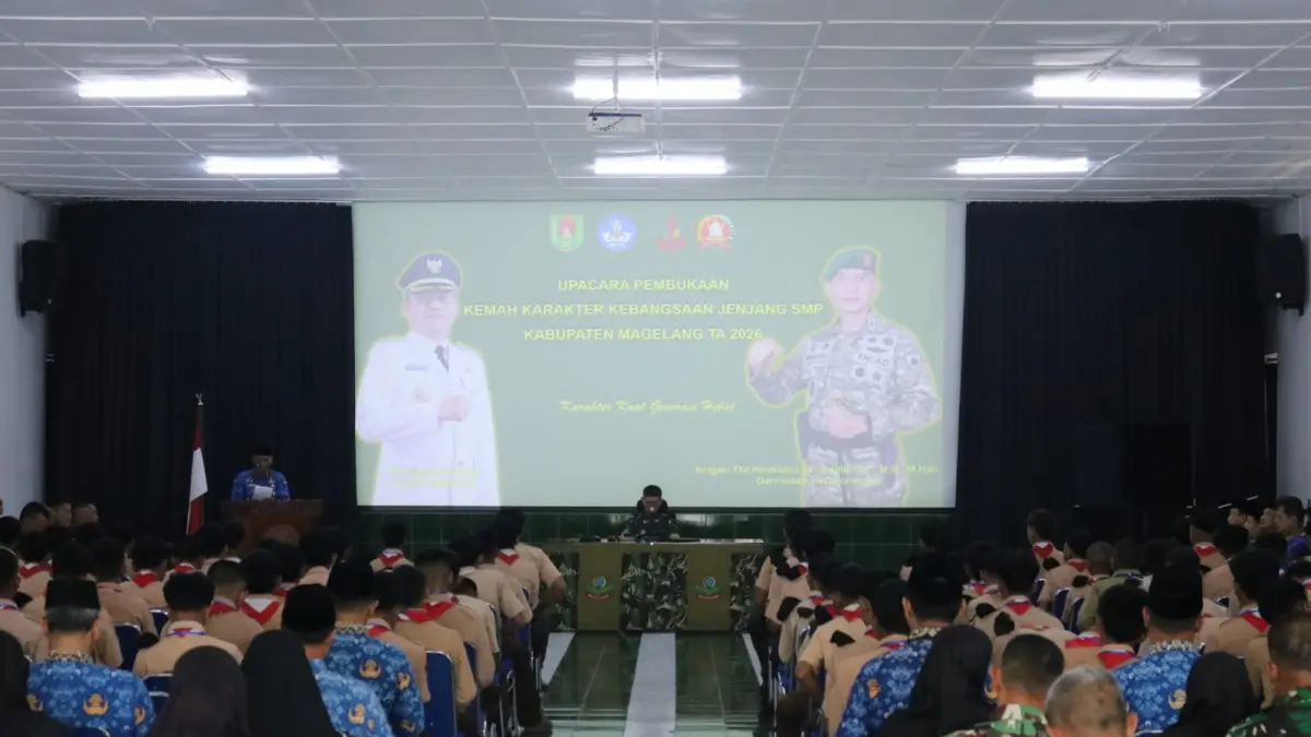 Kemah karakter di Rindam IV Diponegoro diikuti oleh 100 siswa dari tingkat SMP, Senin (27/4). 