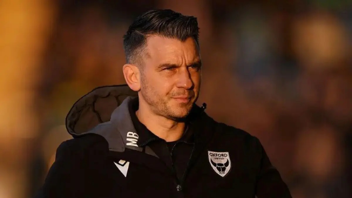 Manajer Oxford United, Matt Bloomfield penasaran akan masa depan klub meskipun terdegradasi dari Championship. (getty images)