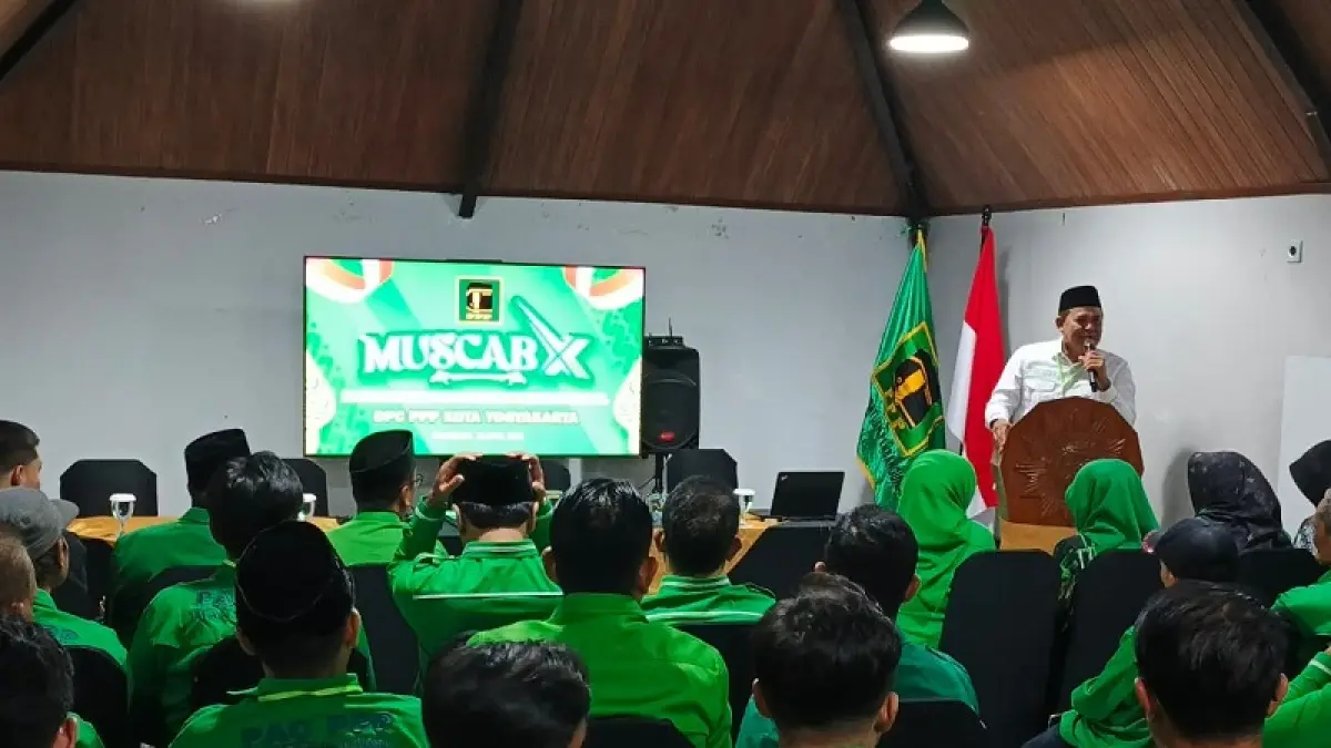RAPATKAN BARISAN: Ketua DPW PPP DIJ Muhammad Yazid memberikan pengarahan saat Muscab X PPP Kota Jogja di SM Tower Malioboro Jalan KH Ahmad Dahlan Jogja. (Kusno S Utomo)
