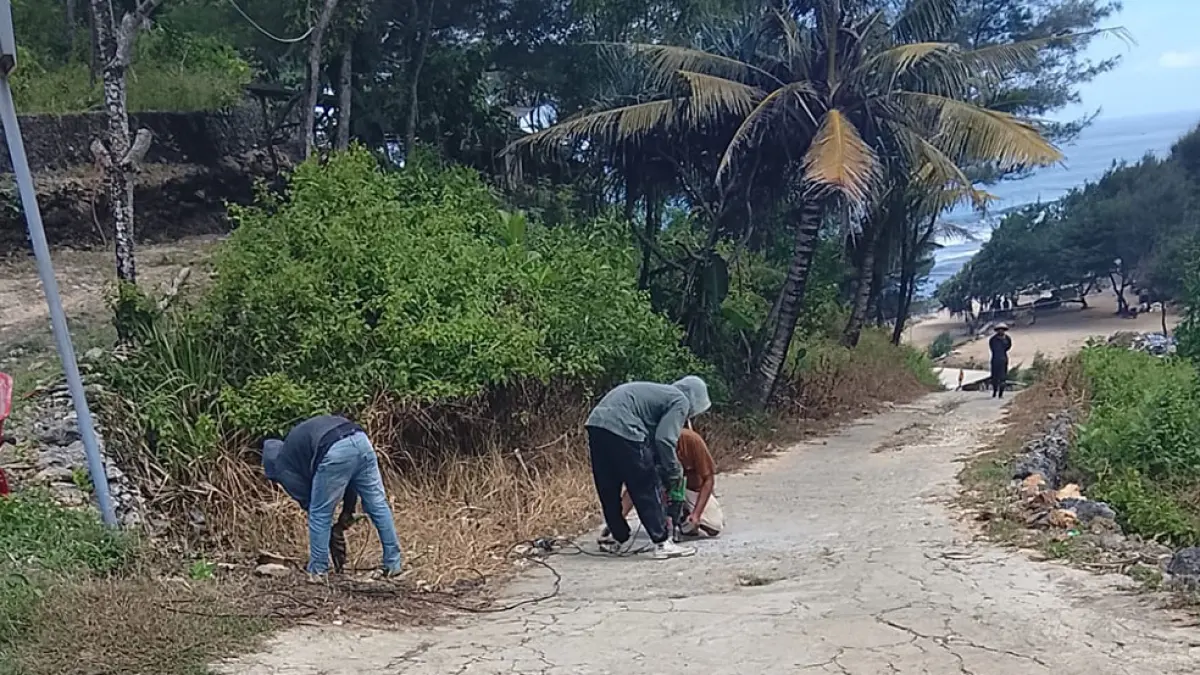 Pemasangan Portal di Pantai Sanglen Gunungkidul oleh Keraton Jogja Ditolak Warga Setempat, Pekerja pun Balik Kanan