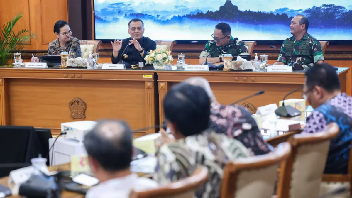 Gubernur Jateng Ahmad Luthfi menerima kunjungan utusan dari Kepala Staf Angkatan Darat (KSAD) Jenderal TNI Maruko Simanjuntak di Kantor Gubernur Jawa Tengah, Kamis, 30 April 2026.