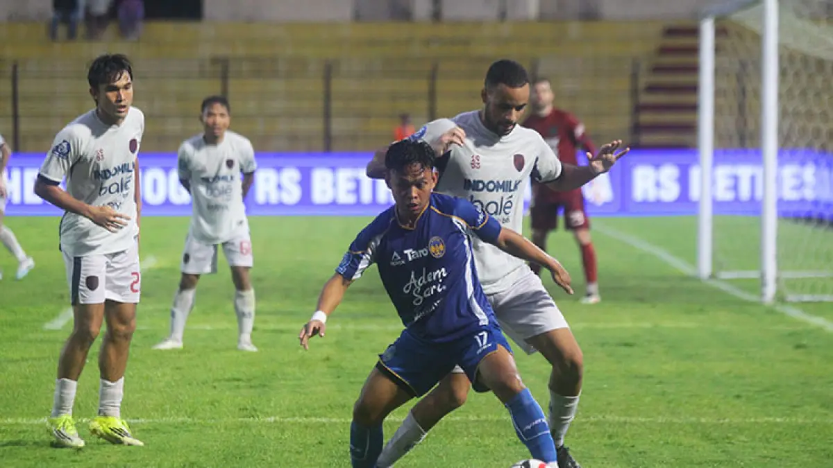 Pertandingan antara PSIM Jogja melawan Persita Tangerang di Stadion Sultan Agung, Bantul. (Guntur Aga Tirtana/Radar Jogja)