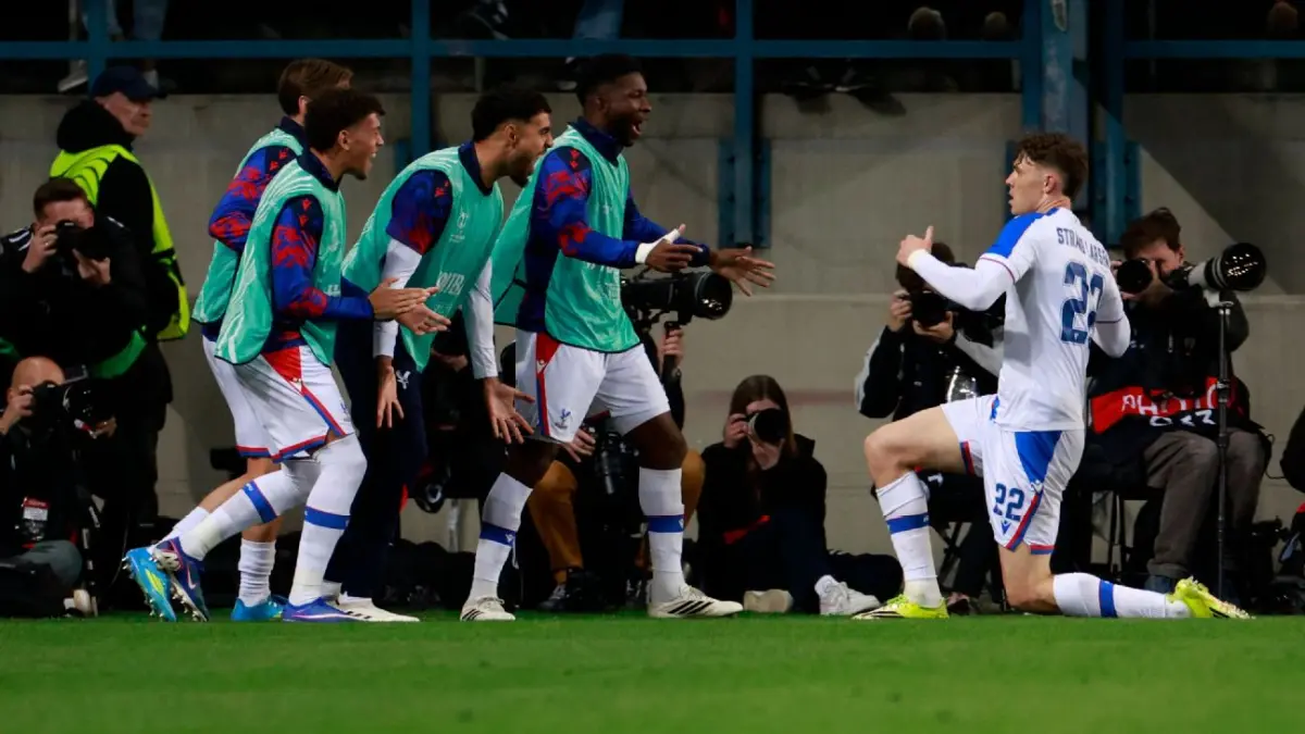 Crystal Palace selangkah lebih dekat ke final Conference League setelah taklukkan Shakhtar Donetsk di leg pertama babak semifinal.