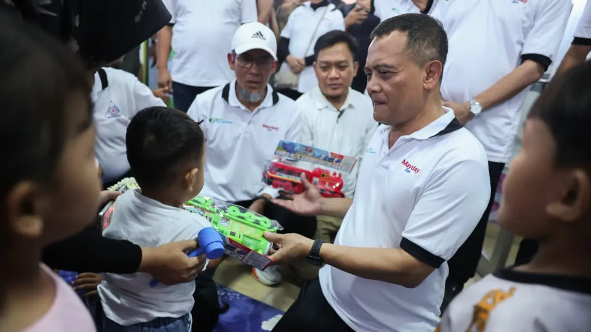 Gubernur Jawa Tengah Ahmad Luthfi saat meresmikan tempat penitipan dan pengasuhan anak (Daycare) Tripartit Berdikari di kawasan Rusunawa Gedanganak, Ungaran, Kabupaten Semarang, Jumat (1/5/2026)