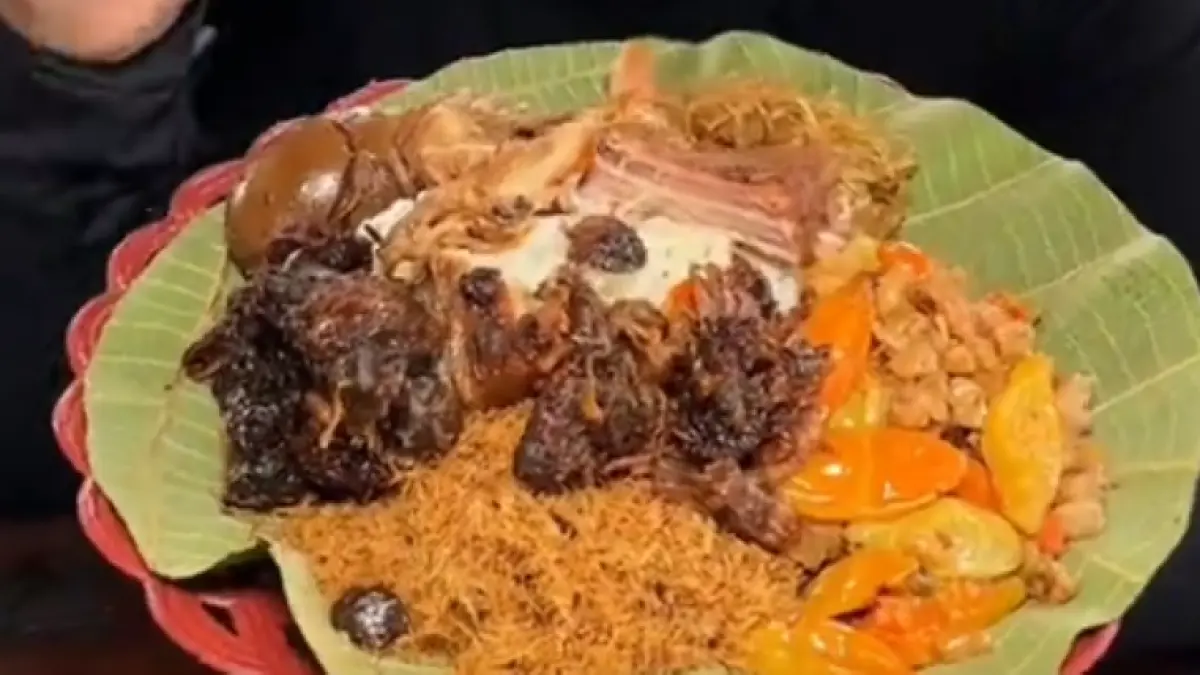 Sego Berkat Mbah Pawiro Ranti Gunungkidul. (TikTok/sobatlaparjogja)