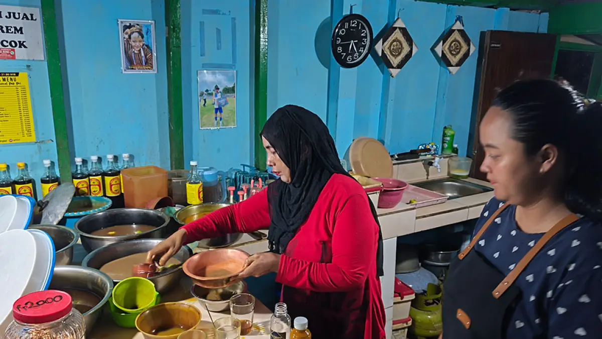 GENERASI KEDUA: Kios jamu tradisional Pak Pri yang berada di area Kasihan, Bantul. Fahmi Fahriza/Radar Jogja
