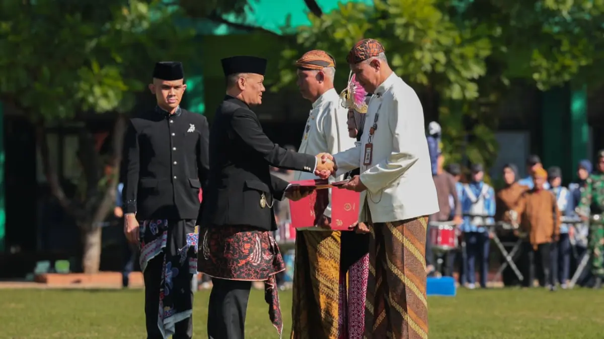 Gubernur Jateng Ahmad Luthfi dalam perayaan hardiknas