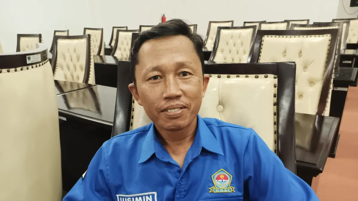 Ketua Himpunan Nelayan Seluruh Indonesia (HNSI) Kebumen Lusimin. (M Hafied/Radar Jogja).