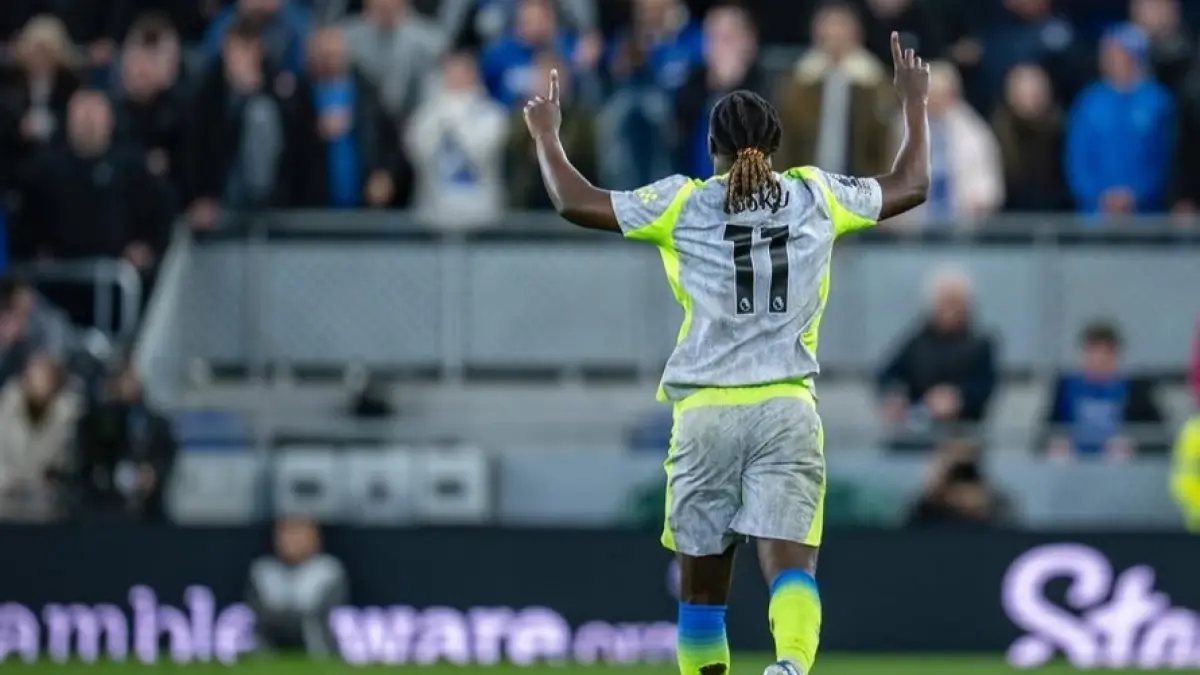 Pemain Manchester City, Jeremy Doku tegaskan The Citizens tidak akan menyerah dalam perebutan gelar juara Premier League. (instagram)
