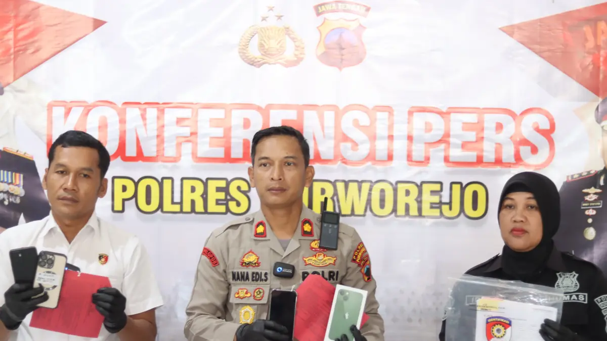 Wakapolres Purworejo Kompol Nana Edi Sugito memimpin pengungkapan perkara penipuan dengan modus investasi bodong yang dikendalikan dari Kamboja. (Dokumentasi Polres Purworejo)