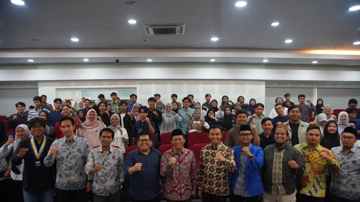 Acara penandatanganan MoU digelar pada Rabu, 7 Mei 2026 di Ruang Teatrikal FEBI UIN Sunan Kalijaga Yogyakarta. Sekitar 200 peserta hadir. 