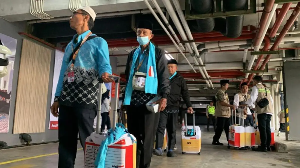 EMBARKASI: Jamaah Haji asal Kulon Progo sampai di Embarkasi YIA. (ANOM BAGASKORO/RADAR JOGJA)