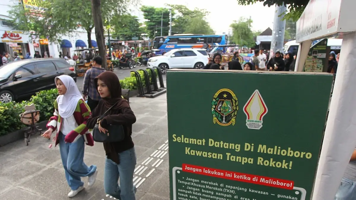 Suasana kawasan pedestrian Jalan Malioboro,&nbsp; Kota Jogja, Minggu (10/5/2026). Pemkot Jogja berencana memperluas KTR tidak hanya di Malioboro tapi sepanjang sumbu filosofi. (GUNTUR AGA TIRTANA/RADAR JOGJA)