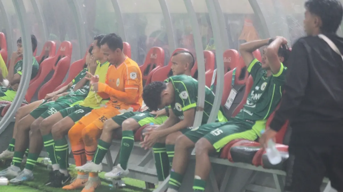 Kekecewaan para pemain PSS Sleman usai kalah dari Garudayaksa