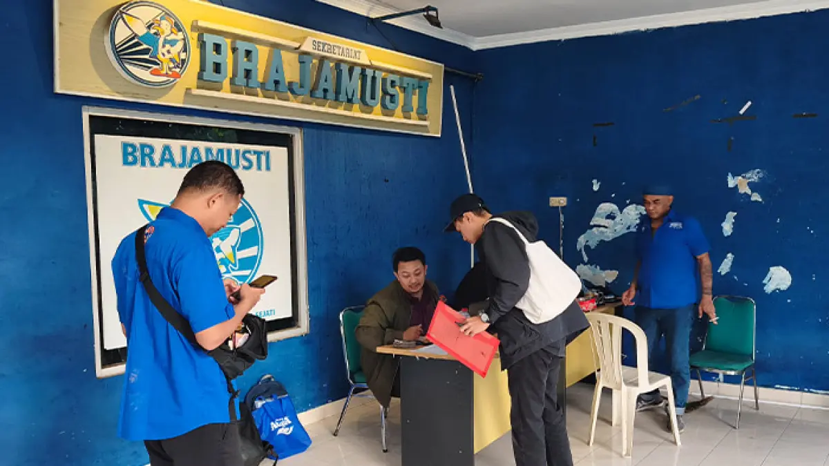 Suasana sekretariat Brajamusti di hari pertama pendaftaran peserta Musta dan pendaftaran calon presiden Brajamusti. (Fahmi Fahriza/Radar Jogja)