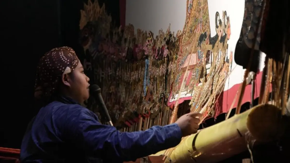 TAMPIL: Dalang cilik membawakan kisah pewayangan dalam festival. (Dokumentasi Pemkab Kulon Progo)