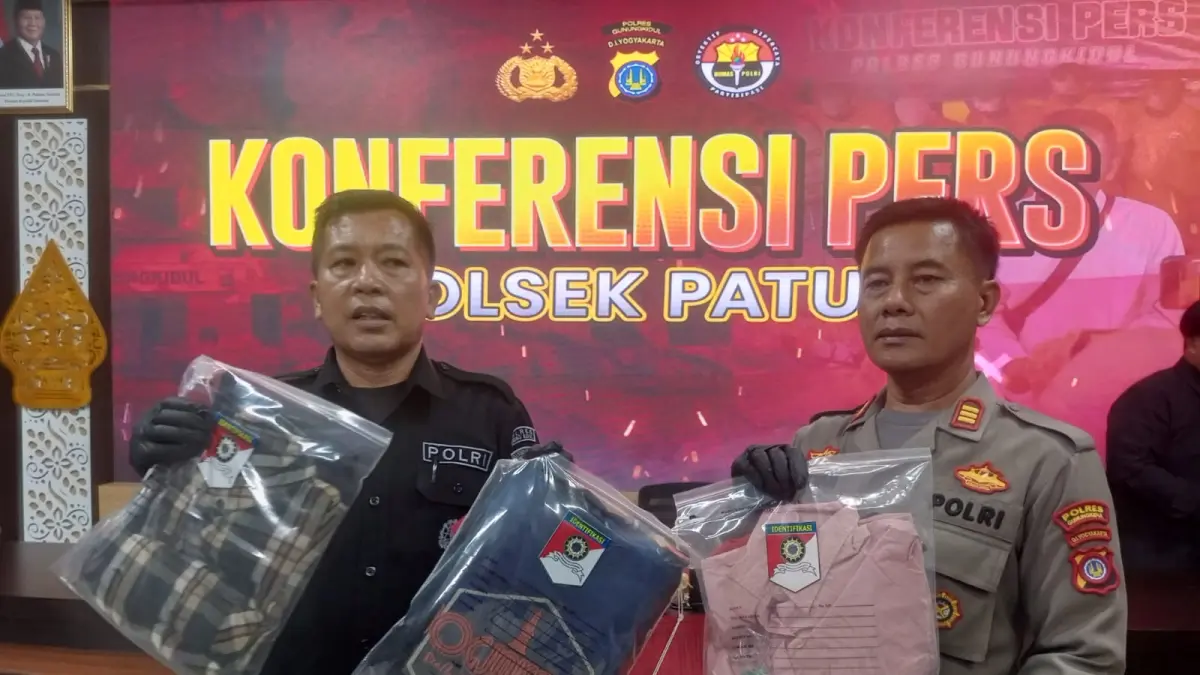 Jajaran Polres Gunungkidul sedang menunjukkan barang bukti dalam kasus kekerasan seksual terhadap seorang disabilitas retardasi mental - Yusuf Bastiar/Radar Jogja