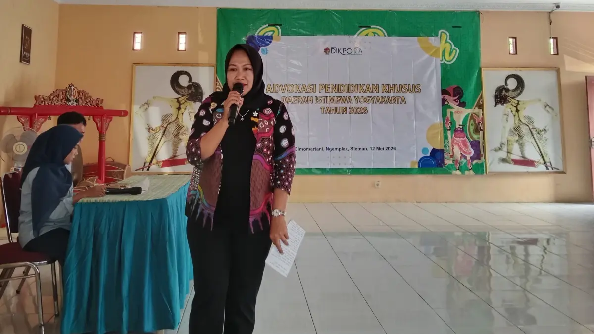 BERKEADILAN: Anggota Komisi D DPRD DIY Rahayu Widi Nuryani mengatakan, setiap ABK berhak mendapatkan layanan pendidikan. Itu disampaikan saat advokasi pendidikan khusus di Kalurahan Bimomartani, Ngemplak, Sleman, Selasa (12/4). (Delima Purnamasari/Radar Jogja)