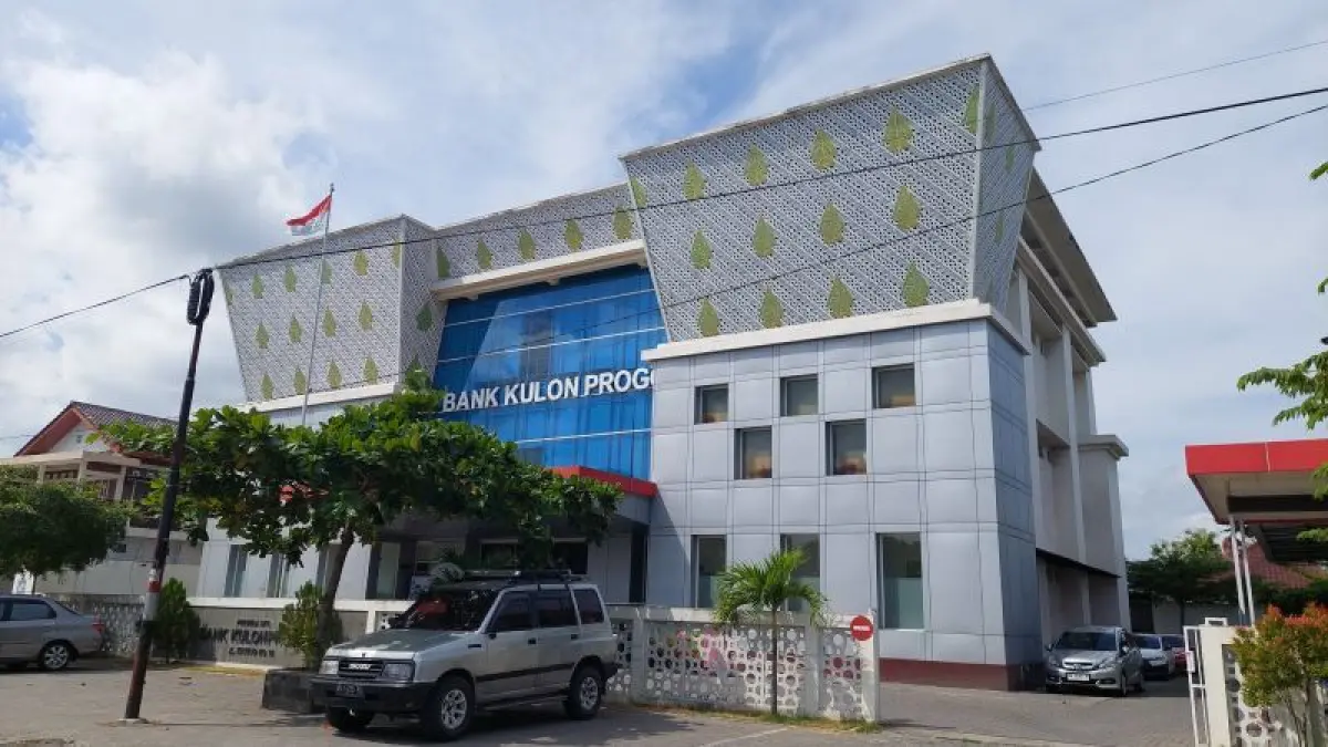 Suasana Bank Kulon Progo. (ANOM BAGASKORO/RADAR JOGJA)
