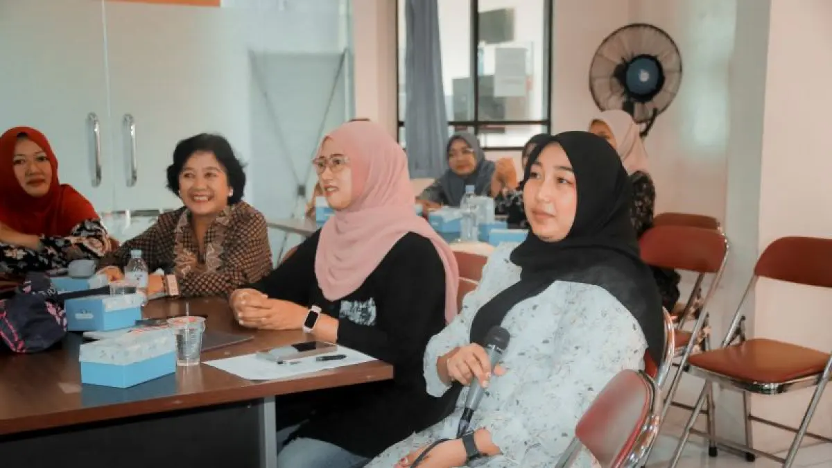 Tim Fakultas Ilmu Komunikasi dan Multimedia Universitas Mercu Buana Yogyakarta (UMBY) menggelar program pengabdian masyarakat bertema Pelatihan Public Speaking untuk Personal Branding di Media Sosial. (Dokumentasi Pribadi)