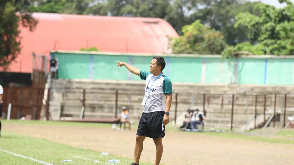 Pelatih PSS U19 Anang Hadisaputra&nbsp;