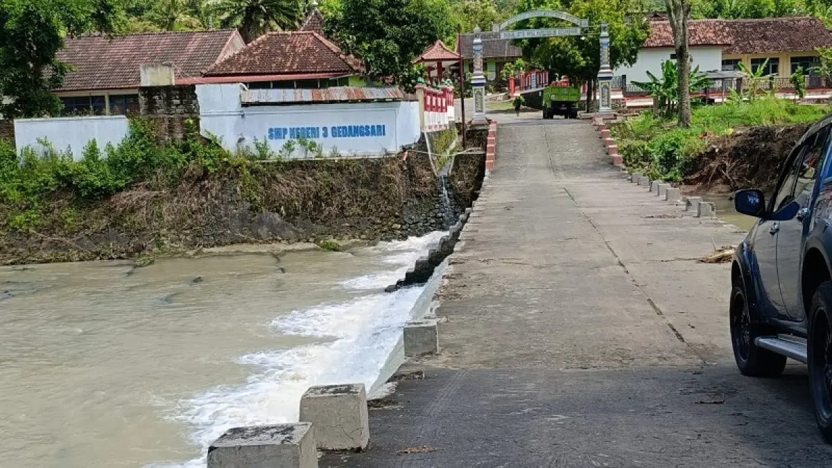 DIETUJUI: Dari sembilan jembatan yang diusulkan Pemkab Gunungkidul ke pemerintah pusat, Jembatan Crossway Jetis di sudah memasuki tahapan verifikasi. (Yusuf Bastiar/Radar Jogja)