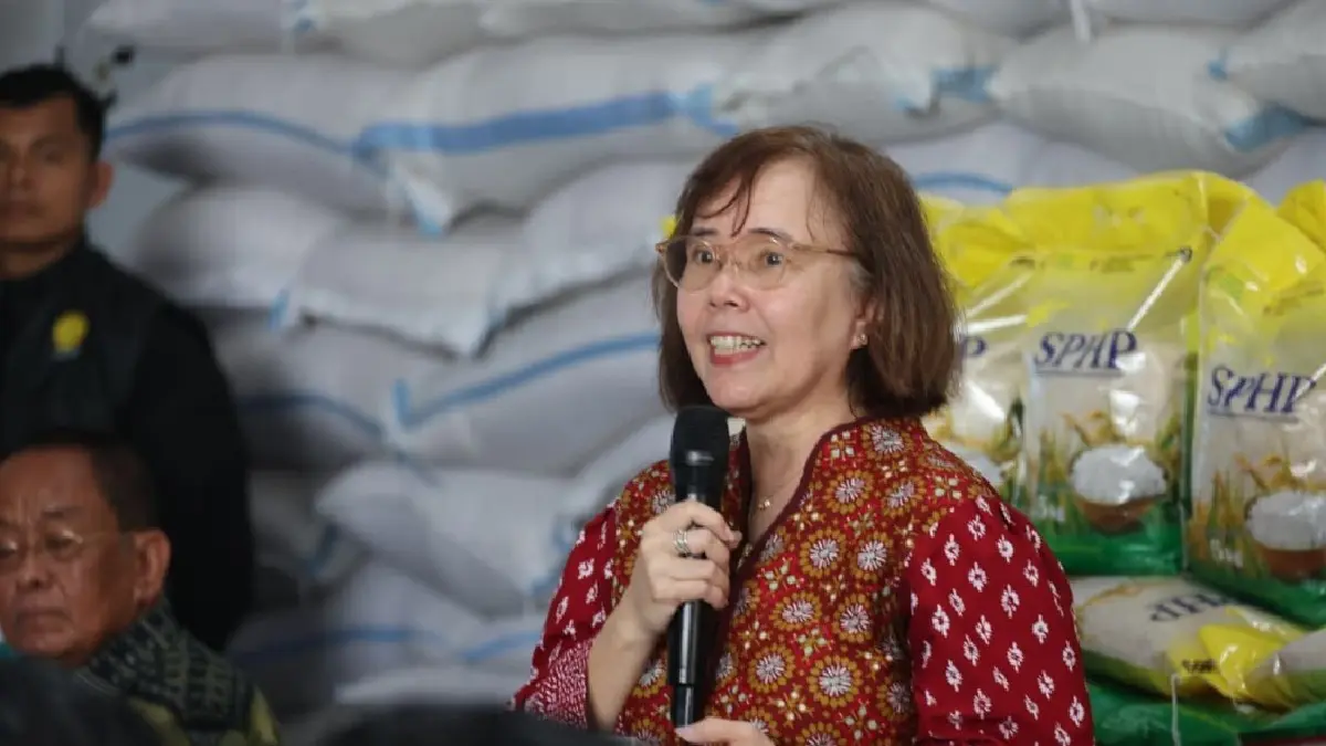 AMAN PANGAN: Perwakilan IRRI Inez Hortense SL dalam dialog Swasembada Pangan bersama Menteri Pertanian (Mentan) Andi Amran Sulaiman di Romokalisari, Surabaya, Jawa Timur, Rabu (13/5/2026).(ISTIMEWA)