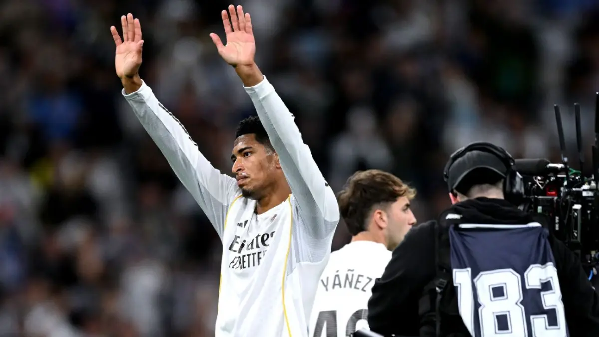 Jude Bellingham masuk dari bangku cadangan untuk mencetak gol kemenangan Real Madrid atas Real Oviedo di La Liga.