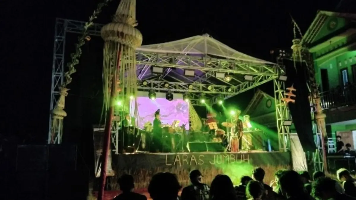 Anak-anak Sanggar Bangun Budaya saat menampilkan Kethuk Swarasa. (Rizky Wahyu/Radar Jogja)
