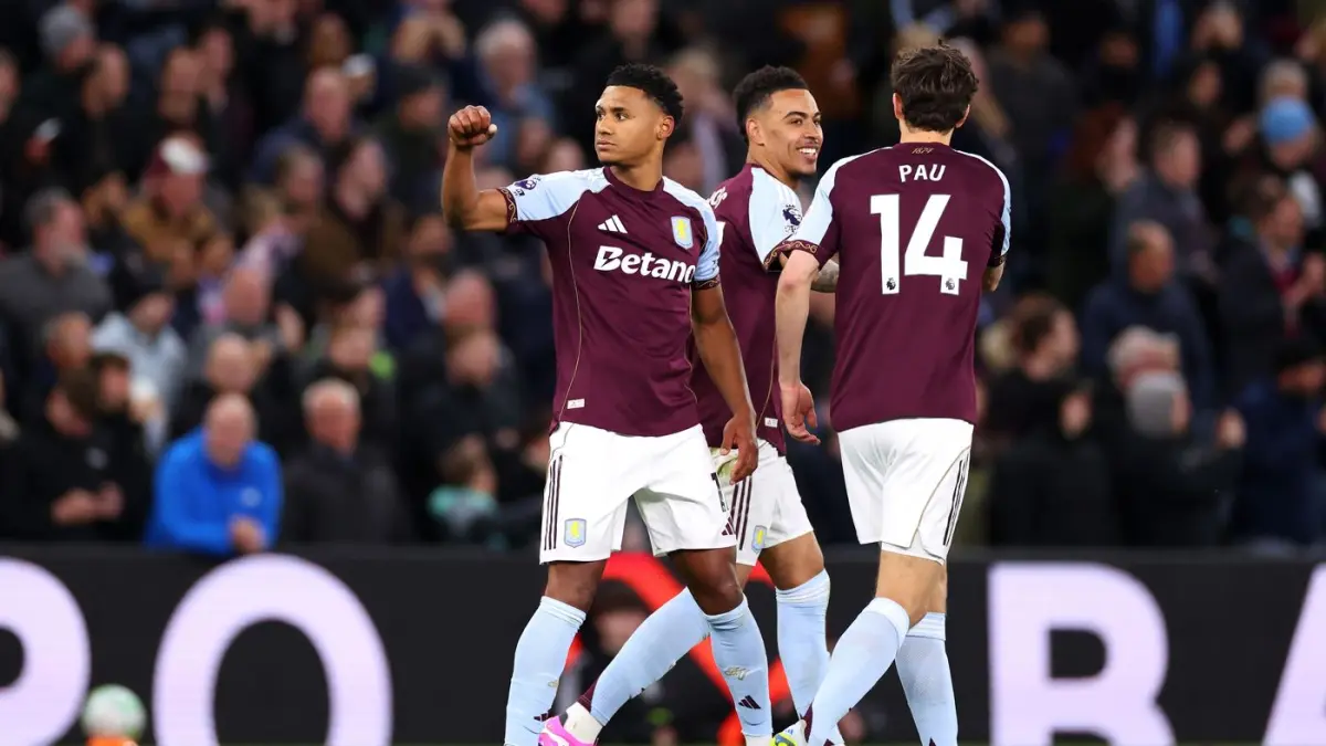 Selebrasi para pemain Aston Villa setelah Ollie Watkins mencetak gol dalam kemenangan atas Liverpool di Premier League.