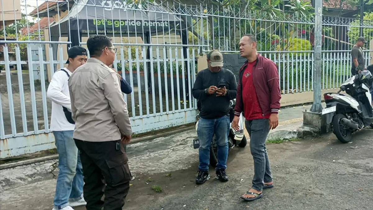 IDENTIFIKASI: Personel Polresta Jogja melakukan olah tempat kejadian perkara dugaan penganiayaan terhadap pelajar di di Jalan Yos Sudarso, Kotabaru, Jogja, Minggu (17/5/2026). (Foto: Dokumentasi Humas Polresta Jogja)