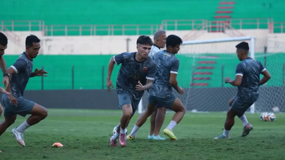 Para pemain Madura United saat menjalani latihan resmi jelang pertandingan kontra PSIM Jogja. (ISTIMEWA)