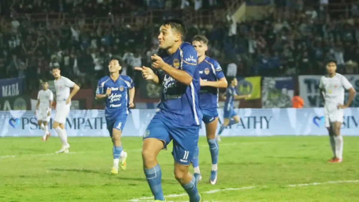 SELEBRASI: Pemain PSIM Jogja Ezequiel Vidal saat melawan Madura United di Stadion Sultan Agung (SSA) Minggu (18/5/2026). (ELANG KHARISMA DEWANGGA/RADAR JOGJA)