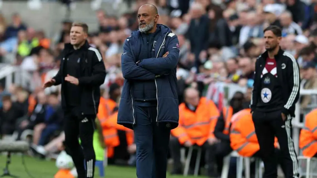 Pelatih West Ham, Nuno Espirito Santo akui suporter benar akan para pemain The Hammers tidak pantas menggunakan seragam mereka. (getty images)