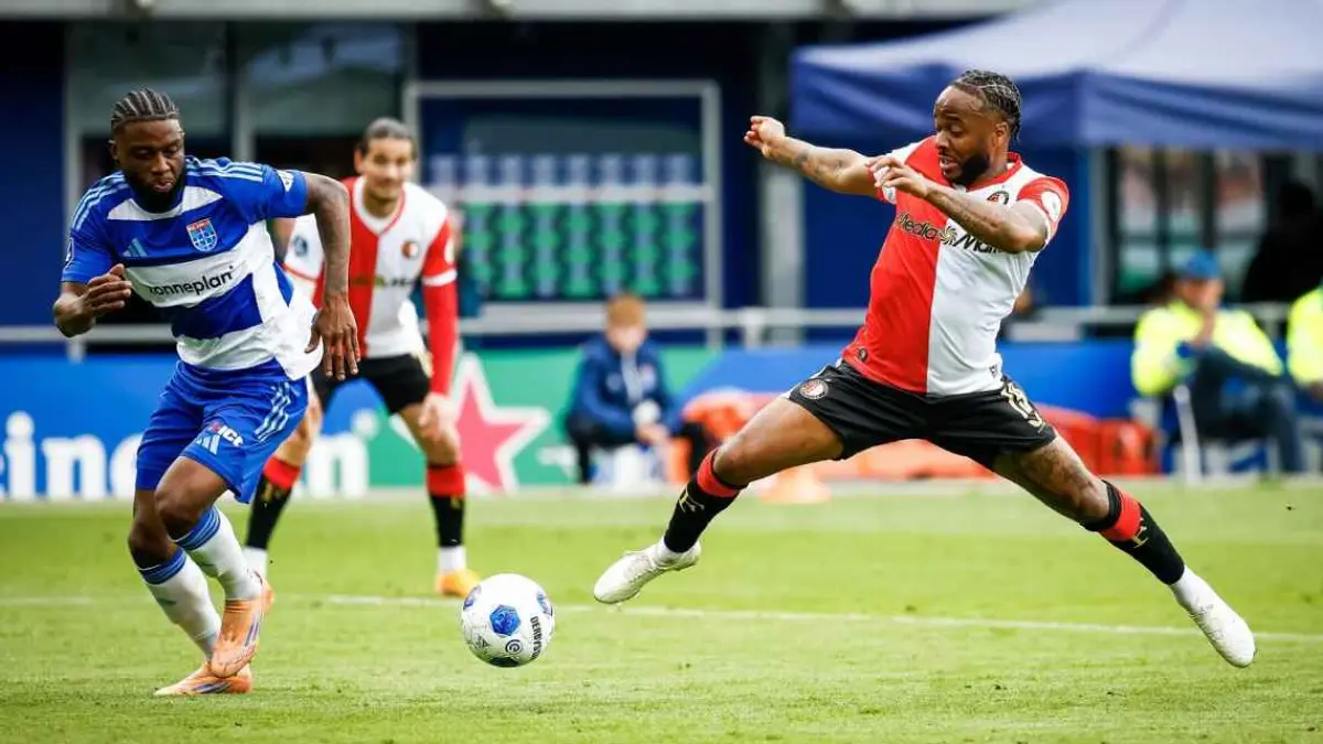 Raheem Sterling tampil selama lebih dari 70 menit dalam kemenangan Feyenoord atas PEC Zwolle di laga terakhir Eredivisie. (getty images)