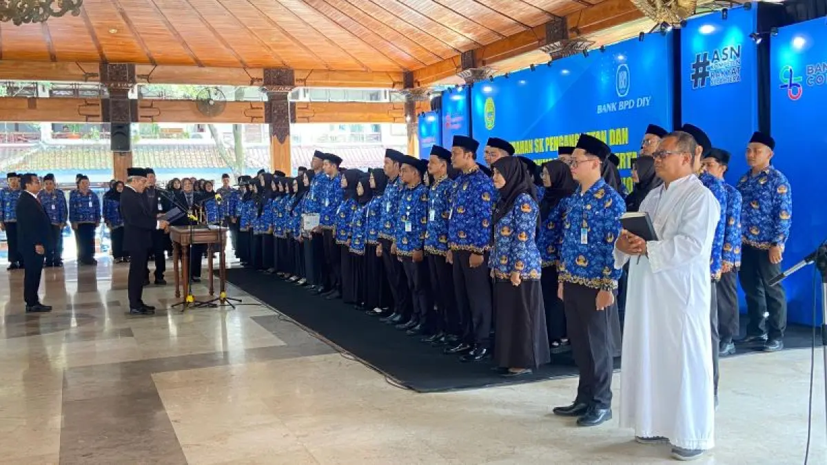 Ratusan PNS dilantik di Pendopo Parasamya Pemkab Bantul, Selasa (19/5). (Cintia Yuliani/Radar Jogja)