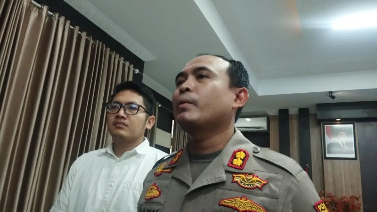 Kapolres Bantul AKBP Bayu Puji Hariyanto (kanan). (Cintia Yuliani/Radar Jogja)