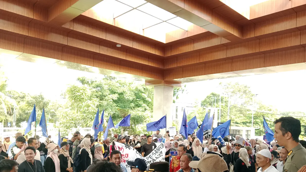RAMAI: Aksi demo dan audiensi karyawan PT MTG di Gedung DPRD Sleman Jumat (24/4/2026) lalu. Delima Purnamasari/Radar Jogja
